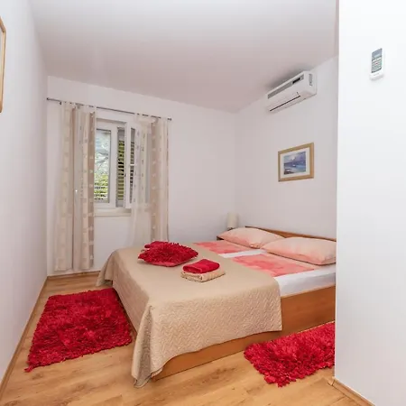 Karmen Apartamento Makarska