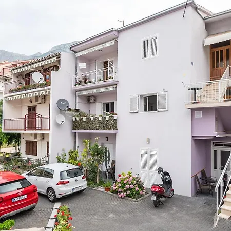 Karmen Apartamento Makarska